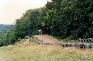 Mon père avec son 125 YZ au MC du Thelle, première moto de cross à 50 ans.